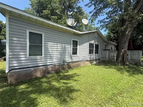 804 Walnut St, Hannibal, MO 63401 photo 1
