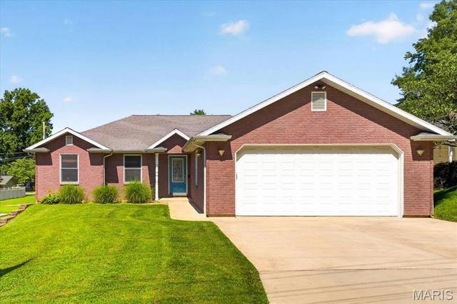 711 Morrison Ave, Waterloo, IL 62298