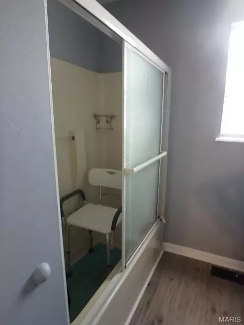 Bath - 6432 Sprucefield Dr, O'fallon, MO 63368 photo 2 of 3