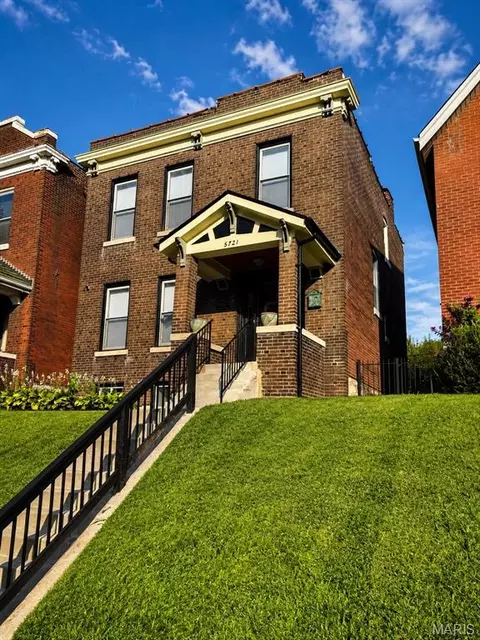 5721 Pennsylvania Ave, Saint Louis, MO 63111