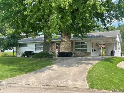 1316 Victoria Dr, Cape Girardeau, MO 63701