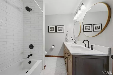 Bath - 645 Arbor Haven Dr, Ballwin, MO 63021 photo 4 of 5