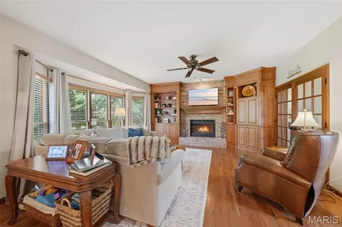 Living - 645 Arbor Haven Dr, Ballwin, MO 63021 photo 1 of 2