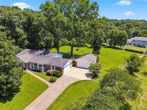 12954 Baalbek Dr, Sunset Hills, MO 63127