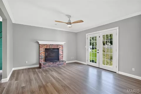 Living - 10 Amber Wave Ct, O'fallon, MO 63366 photo 6 of 8