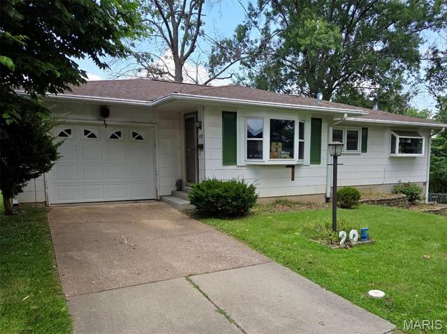 205 Gardner St, Columbia, IL 62236