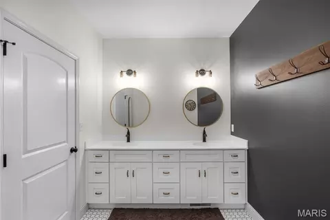 Bath - 977 Nunn Rd, Chaffee, MO 63740 photo 1 of 6