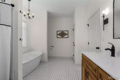 Bath - 977 Nunn Rd, Chaffee, MO 63740 photo 5 of 6