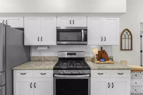 Kitchen - 977 Nunn Rd, Chaffee, MO 63740 photo 3 of 4
