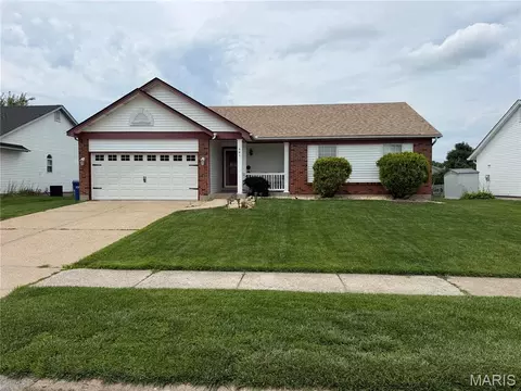 441 Slusser Ln, Florissant, MO 63031