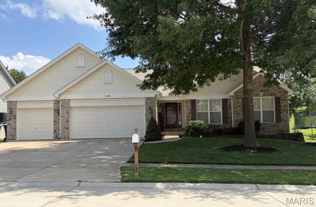 226 Charging Bear Dr, Wentzville, MO 63385