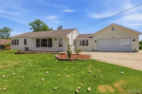 1222 Scenic Dr, Herculaneum, MO 63048
