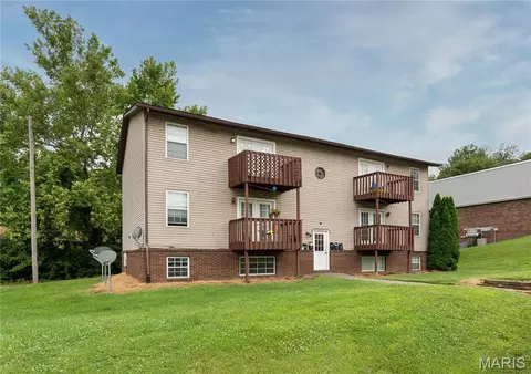 1111 Arrowhead Dr, Collinsville, IL 62234