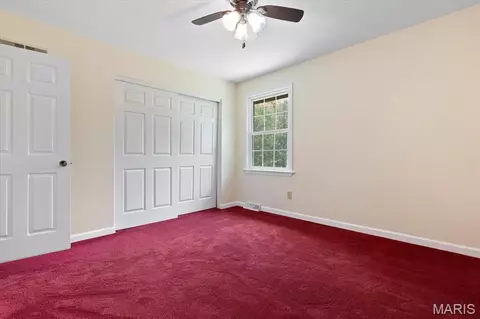 Bedroom - 44 Wilderness Ln, Defiance, MO 63341 photo 6 of 10