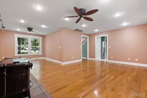 Living - 44 Wilderness Ln, Defiance, MO 63341 photo 3 of 4