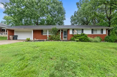 1835 Westridge Dr, Cape Girardeau, MO 63701