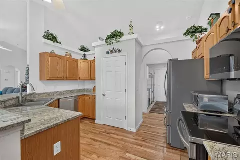 Kitchen - 3132 Post Run Dr, O'fallon, MO 63368 photo 3 of 4