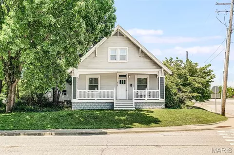 401 Plum St, Edwardsville, IL 62025