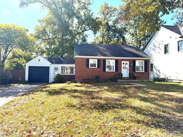 320 Fairway Ln, Kirkwood, MO 63122