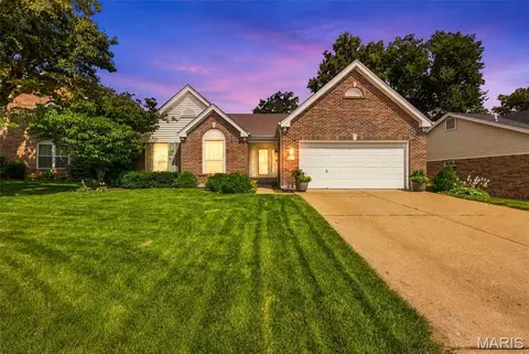 4455 Forder Oaks Dr, Saint Louis, MO 63129