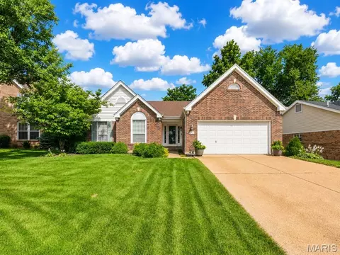 4455 Forder Oaks Dr, Saint Louis, MO 63129