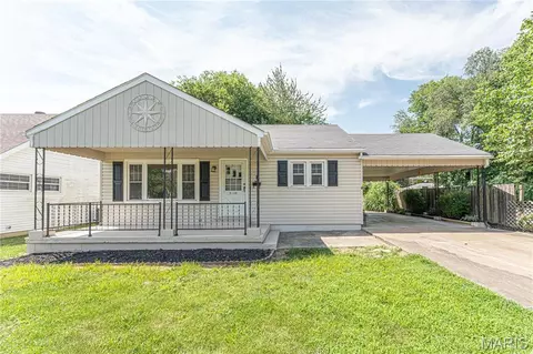 2419 S Carolina St, Louisiana, MO 63353