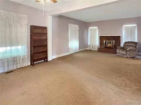 Living - 305 E Main St, Washington, MO 63090 photo 7 of 7