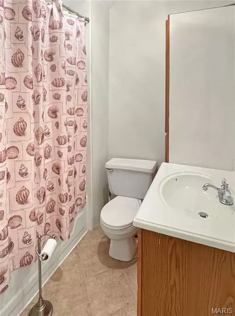 Bath - 305 E Main St, Washington, MO 63090 photo 3 of 3