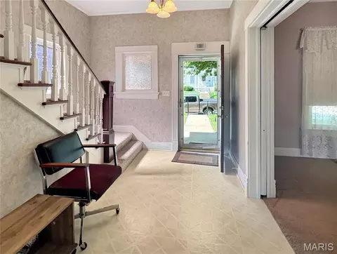 Entry Way - 305 E Main St, Washington, MO 63090 photo 4 of 6