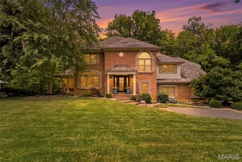 1107 N Oxfordshire Ln, Edwardsville, IL 62025