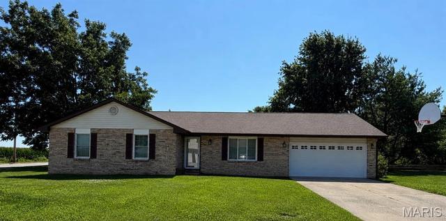 2186 Nathan Ave, Mascoutah, IL 62258