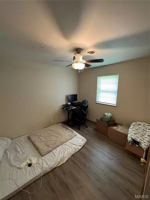 Bedroom - 812 Hastings Dr, Kennett, MO 63857 photo 2 of 2
