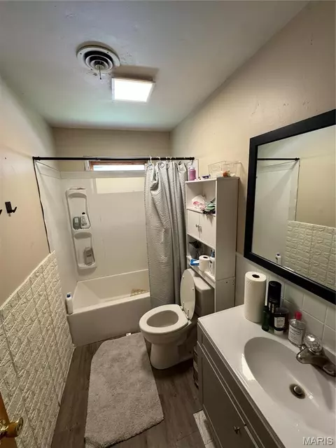 Bath - 812 Hastings Dr, Kennett, MO 63857 photo 1 of 1