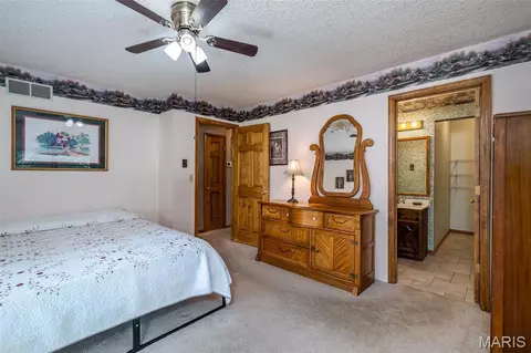 Bedroom - 862 College Rd, Union, MO 63084 photo 2 of 5