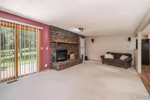 Living - 862 College Rd, Union, MO 63084 photo 5 of 5