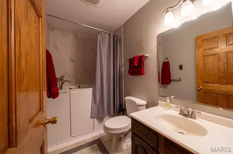 Bath - 862 College Rd, Union, MO 63084 photo 3 of 4