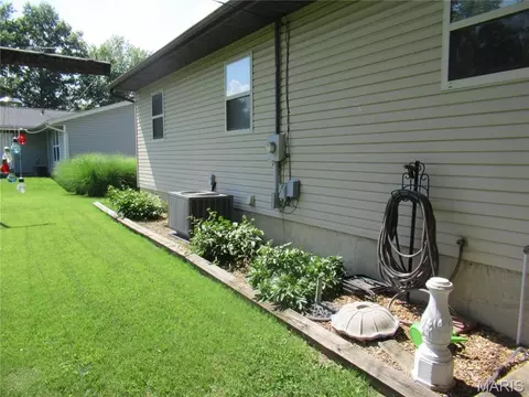 Exterior - 710 Sarah St, Sullivan, MO 63080 photo 7 of 13