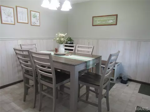 Dining - 710 Sarah St, Sullivan, MO 63080 photo 2 of 2