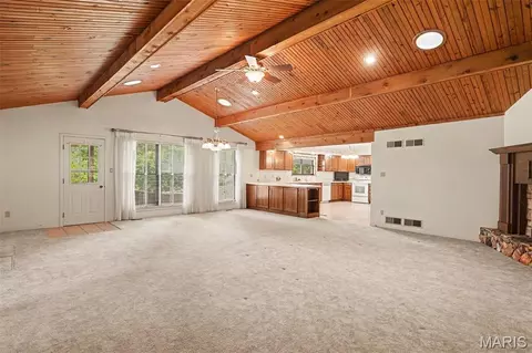 Living - 335 George St, Sullivan, MO 63080 photo 2 of 4