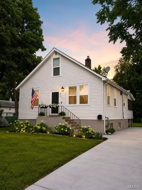 235 Midway Ave, Kirkwood, MO 63122