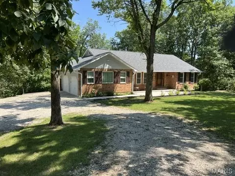 25532 Southwind Rd, Warrenton, MO 63383