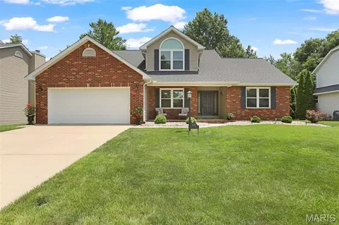 2512 Hunters Rdg, Edwardsville, IL 62025