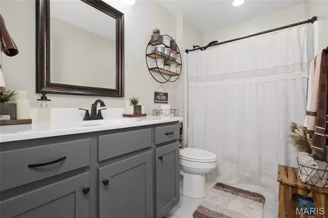 Bath - 205 Zeigenbein Rd, Saint Robert, MO 65584 photo 2 of 3