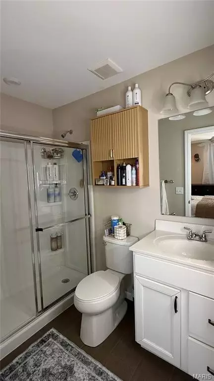 Bath - 320 Newbridge Way, O'fallon, MO 63368 photo 2 of 3