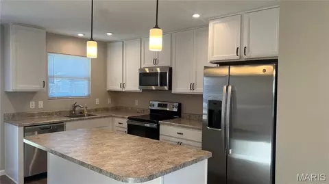 Kitchen - 320 Newbridge Way, O'fallon, MO 63368 photo 1 of 2