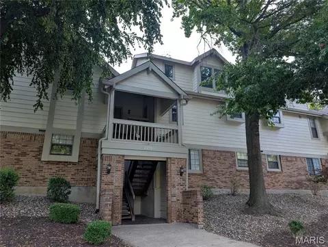 2270 Rule Ave #D, Maryland Heights, MO 63043