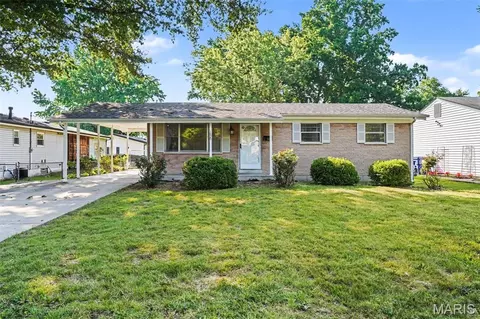 1820 Violet Dr, Florissant, MO 63031