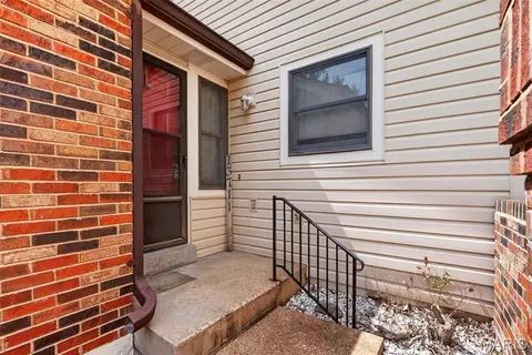 13711 La Conte Ct, Saint Louis, MO 63128