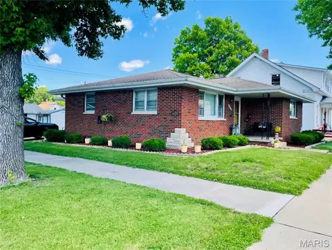 1401 9th St, Highland, IL 62249