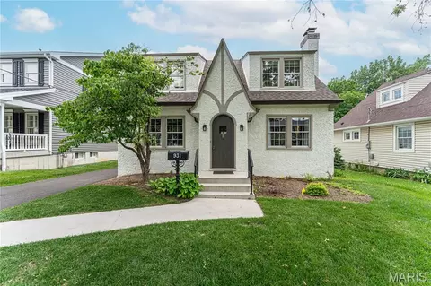 931 Brownell Ave, Glendale, MO 63122